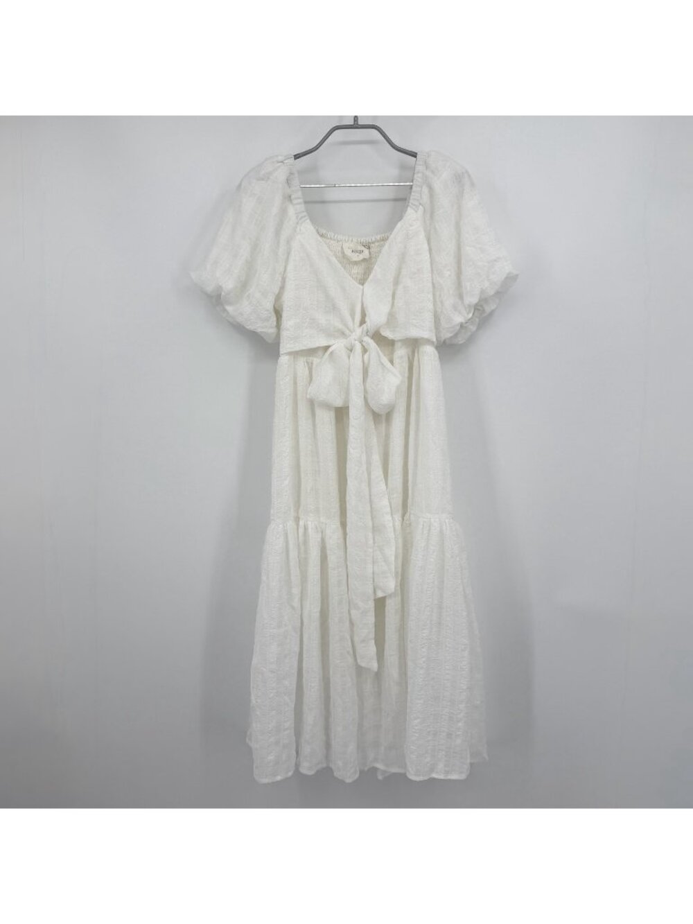 Hyacinth House by Tuckernuck White Textured Sydney Midi Dress size S Bow Tie